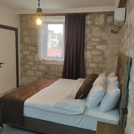 Chakra Vourla 乌尔拉