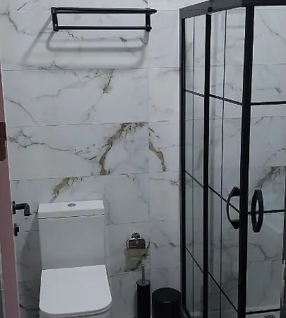 Chakra Vourla أورلا