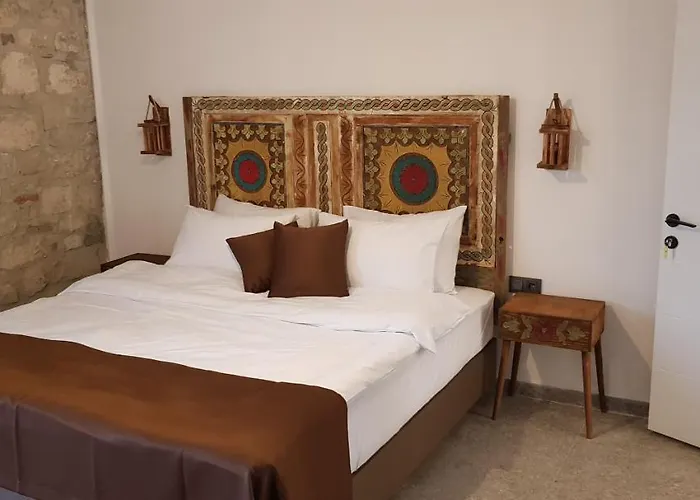 Chakra Vourla * Urla